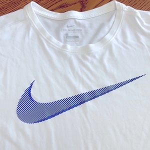 Large Nike Dri-Fit t-shirt